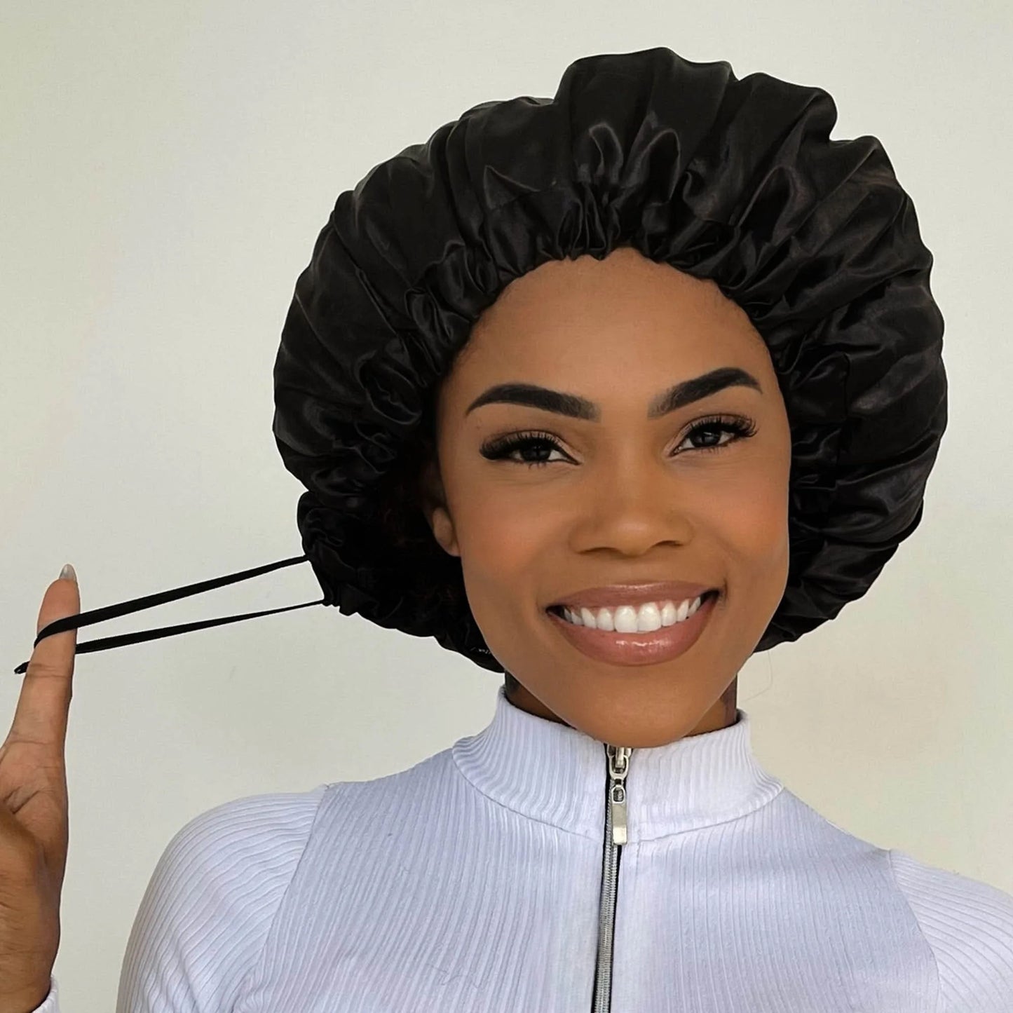 Soulta Beauty Anti-Frizz Satin Bonnet